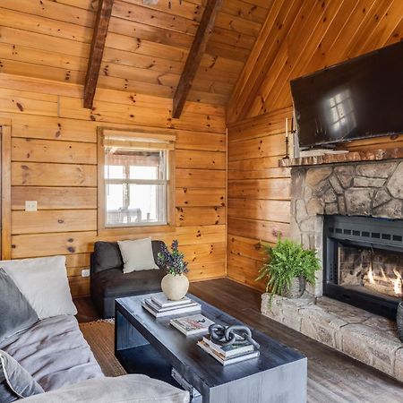 Dudley III By Avantstay Cosy Mountain Home W Hot Tub Great Views Pigeon Forge Eksteriør billede