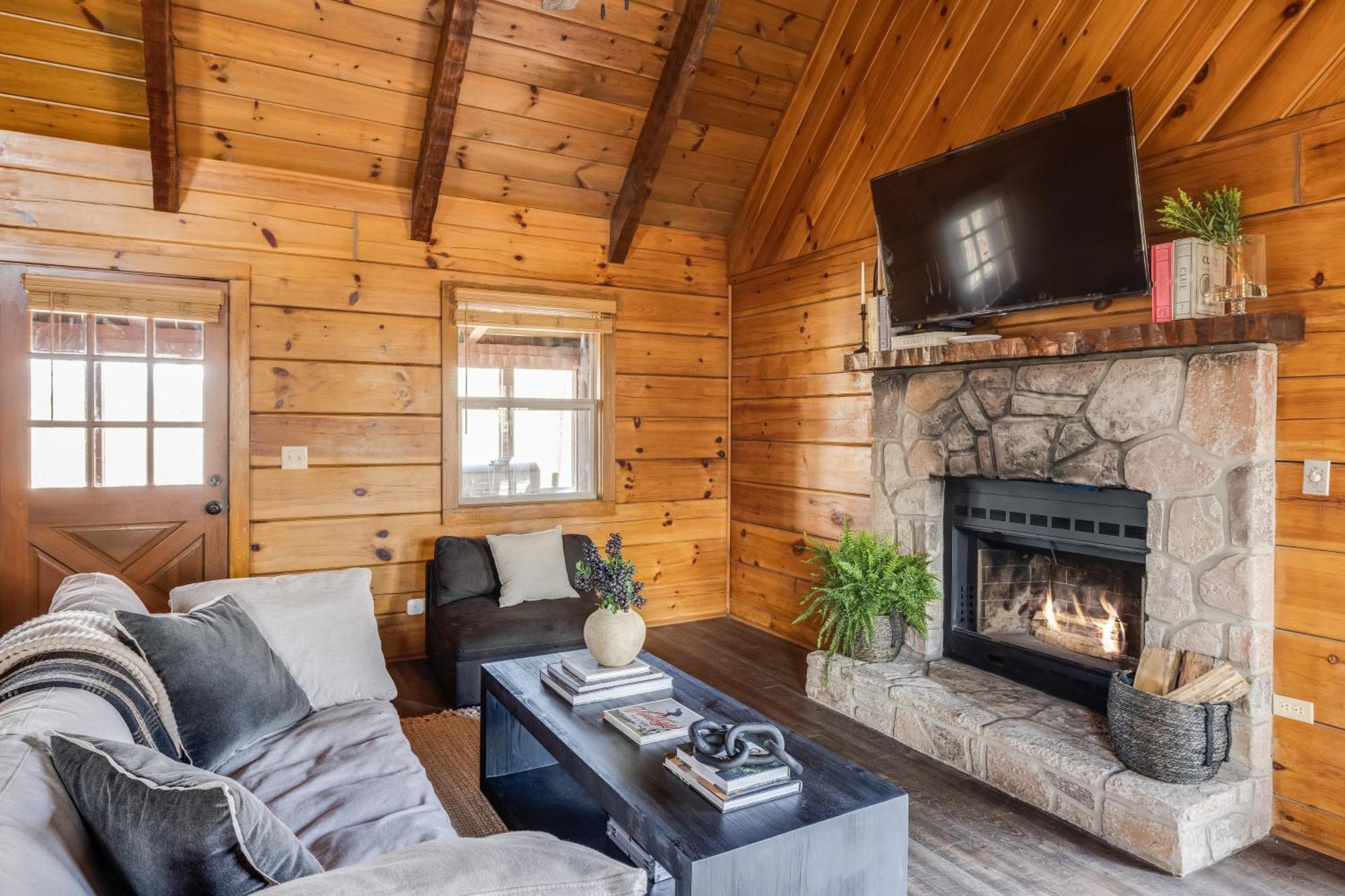 Dudley III By Avantstay Cosy Mountain Home W Hot Tub Great Views Pigeon Forge Eksteriør billede